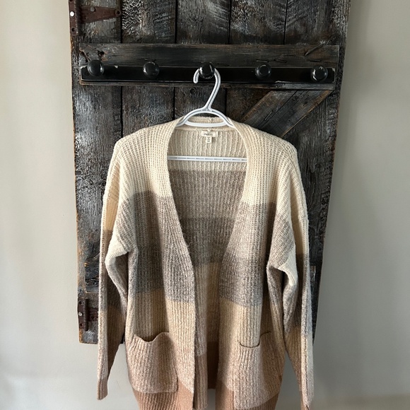 New w/Out Tags Debut Sweater Cardigan - Size S/M - Picture 1 of 2